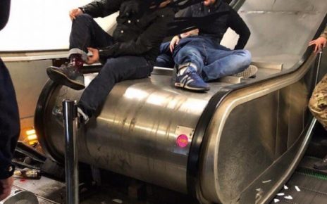 Болельщики ЦСКА разбились на эскалаторе в метро Рима